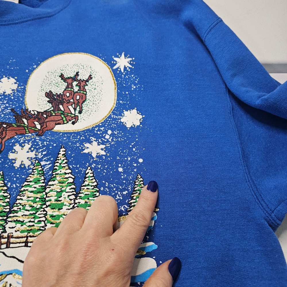 Vintage 90s Hanes Christmas Sweatshirt L Santa Reindeer Sleigh Cottage Kitsch - Picture 13 of 13